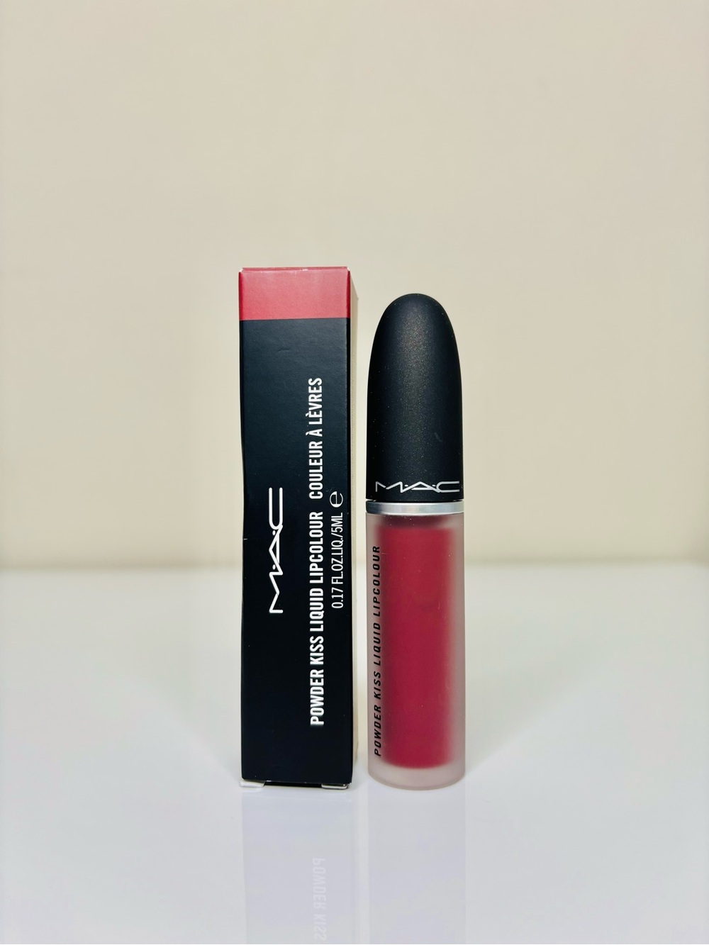 MAC Powder Kiss Liquid Lipcolour - 977 Fashion Emergency - Picture 2 of 8